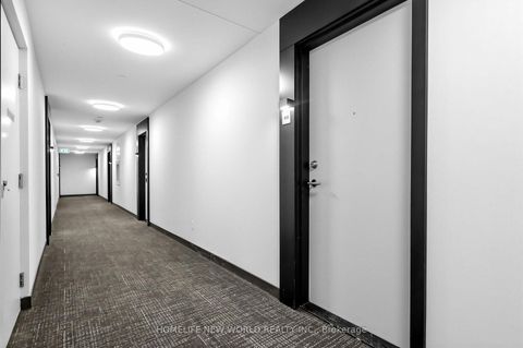 Photo 6 at 933 - 2 David Eyer Road, Rural Richmond Hill, Richmond Hill