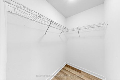 Photo 9 at 933 - 2 David Eyer Road, Rural Richmond Hill, Richmond Hill