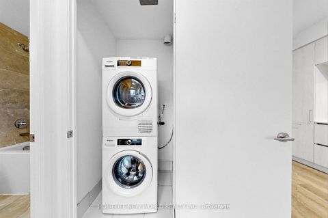 Photo 11 at 933 - 2 David Eyer Road, Rural Richmond Hill, Richmond Hill