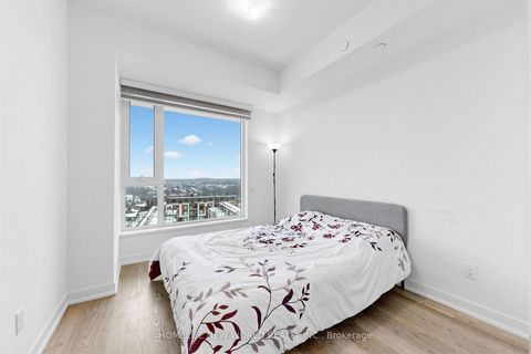 Photo 17 at 933 - 2 David Eyer Road, Rural Richmond Hill, Richmond Hill