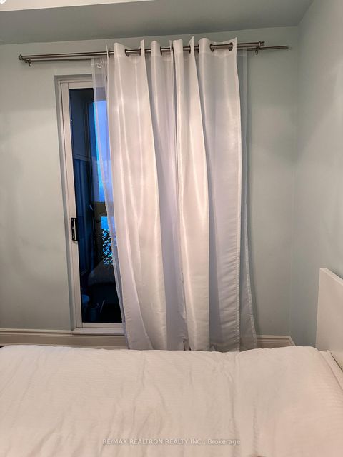 Photo 4 at Uph5 - 23 Lorraine Drive, Willowdale West, Toronto