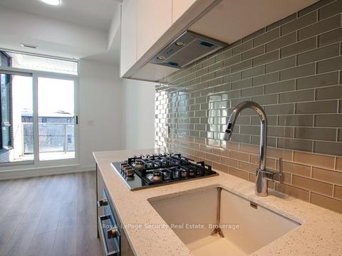Photo 3 at 301 - 722 Marlee Avenue, Glen Park, Toronto