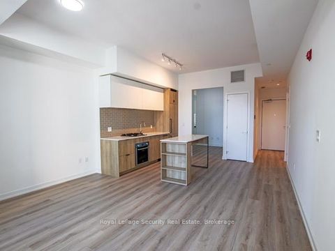 Photo 4 at 301 - 722 Marlee Avenue, Glen Park, Toronto