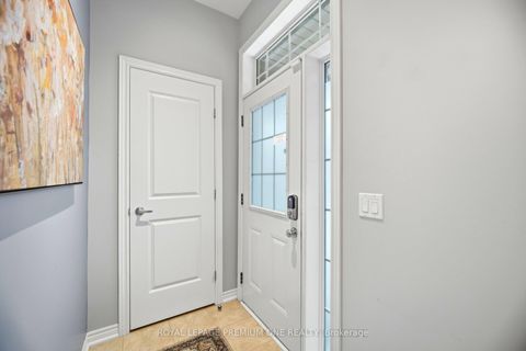 Photo 4 at 8 Poetry Drive, Vellore Village, Vaughan