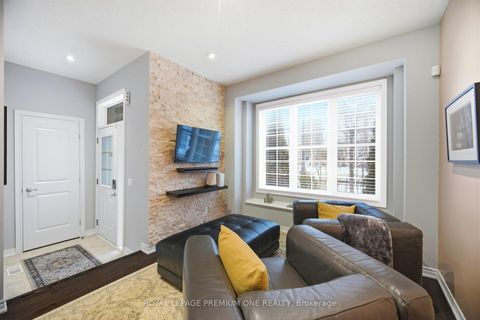 Photo 5 at 8 Poetry Drive, Vellore Village, Vaughan