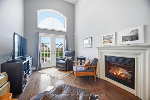 Photo 19 at 8 Poetry Drive, Vellore Village, Vaughan