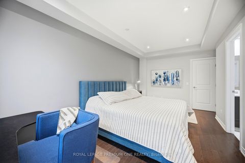 Photo 25 at 8 Poetry Drive, Vellore Village, Vaughan