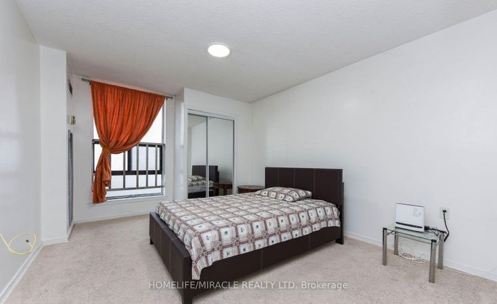 Photo 4 at 2005 - 18 Knightsbridge Road, Queen Street Corridor, Brampton