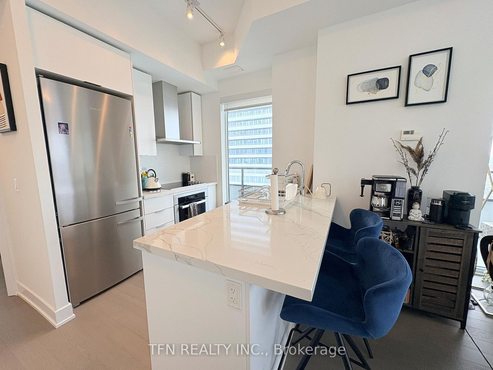 4703 - 20 Shore Breeze Drive, Mimico, Toronto by Loree Meneguzzi Real Estate 4703 - 20 Shore Breeze Drive, Mimico, Toronto