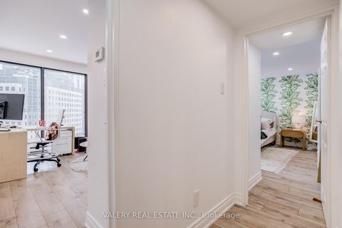 Photo 25 at 1913 - 55 Harbour Square, Waterfront Communities C1, Toronto