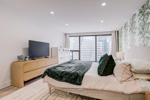 Photo 27 at 1913 - 55 Harbour Square, Waterfront Communities C1, Toronto