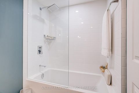 Photo 35 at 1913 - 55 Harbour Square, Waterfront Communities C1, Toronto