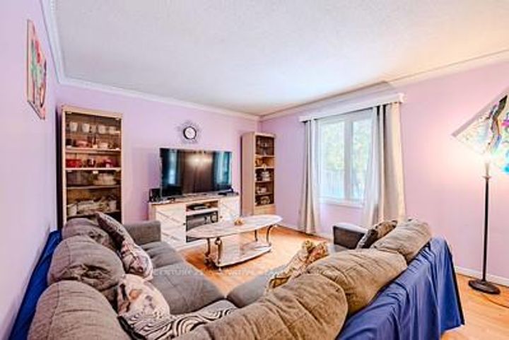Photo 21 at 70 Somerset Drive, Heart Lake West, Brampton