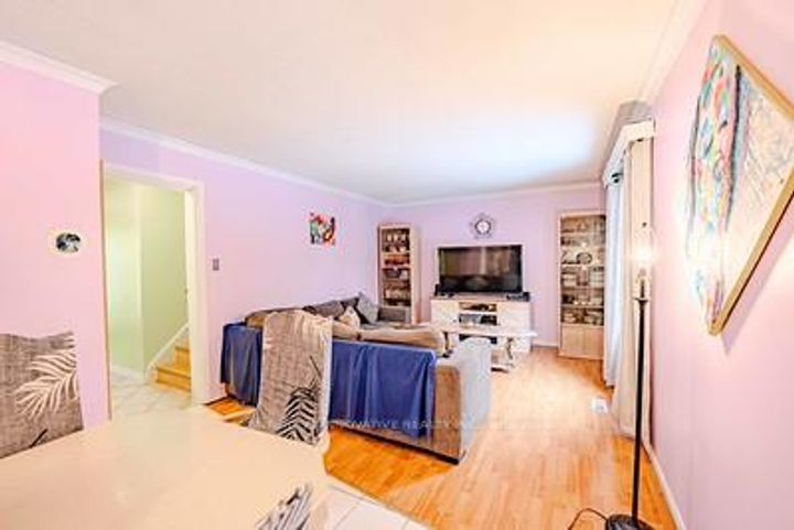 Photo 27 at 70 Somerset Drive, Heart Lake West, Brampton