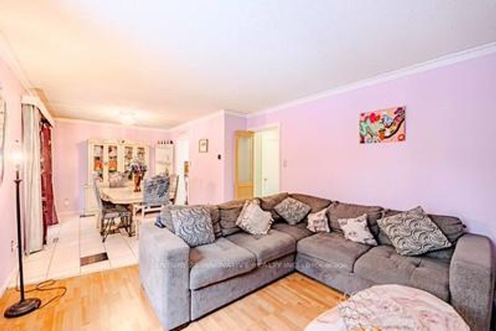 Photo 28 at 70 Somerset Drive, Heart Lake West, Brampton