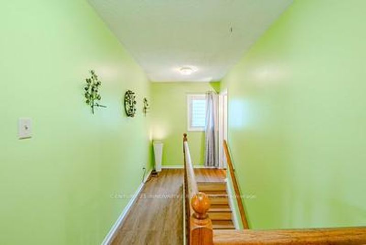 Photo 29 at 70 Somerset Drive, Heart Lake West, Brampton