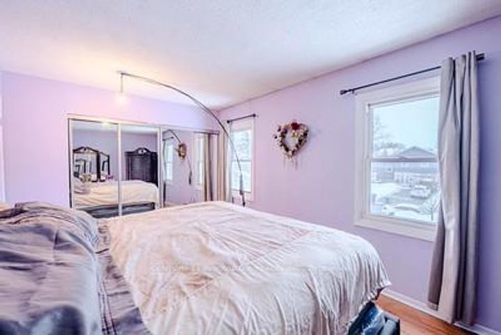 Photo 33 at 70 Somerset Drive, Heart Lake West, Brampton