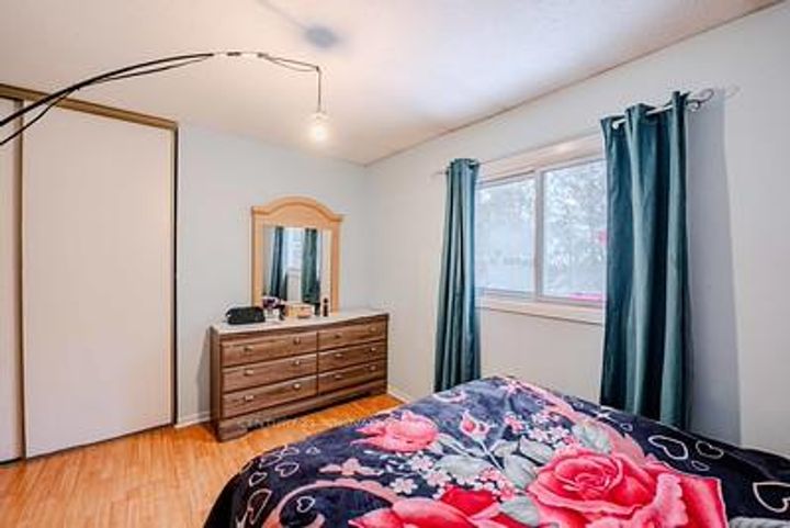 Photo 38 at 70 Somerset Drive, Heart Lake West, Brampton