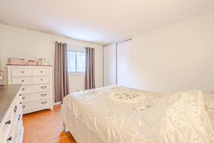 Photo 40 at 70 Somerset Drive, Heart Lake West, Brampton