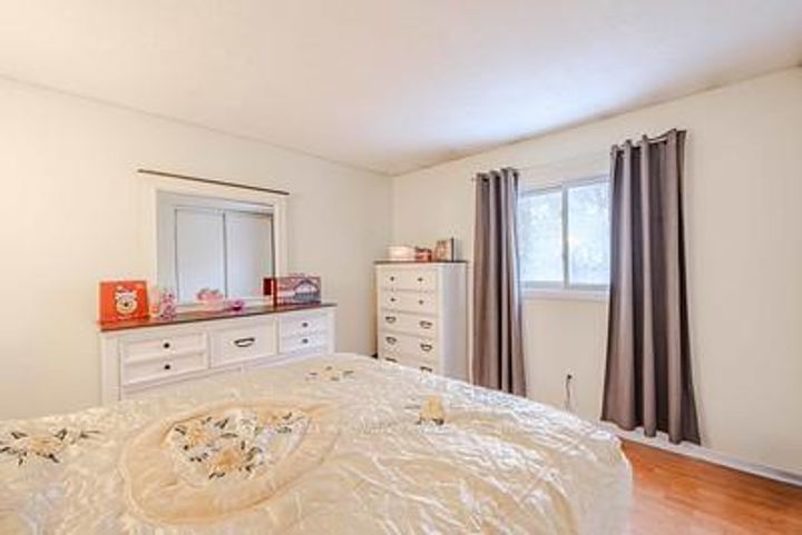 Photo 41 at 70 Somerset Drive, Heart Lake West, Brampton