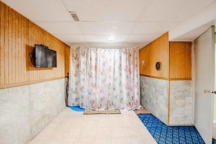 Photo 43 at 70 Somerset Drive, Heart Lake West, Brampton