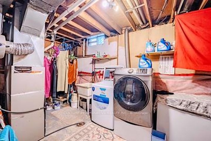 Photo 45 at 70 Somerset Drive, Heart Lake West, Brampton