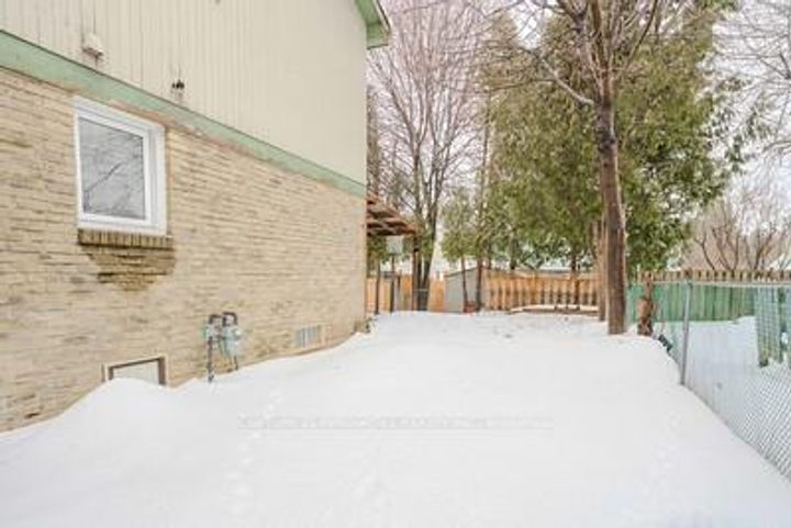 Photo 48 at 70 Somerset Drive, Heart Lake West, Brampton