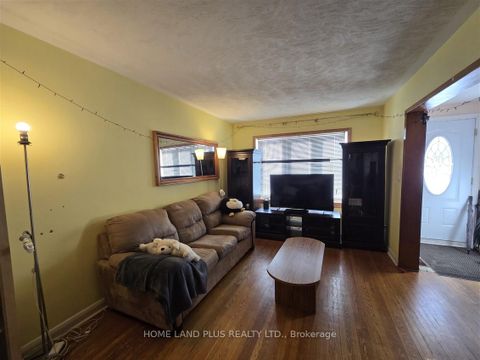 Photo 5 at 103 Bergen Road, Dorset Park, Toronto