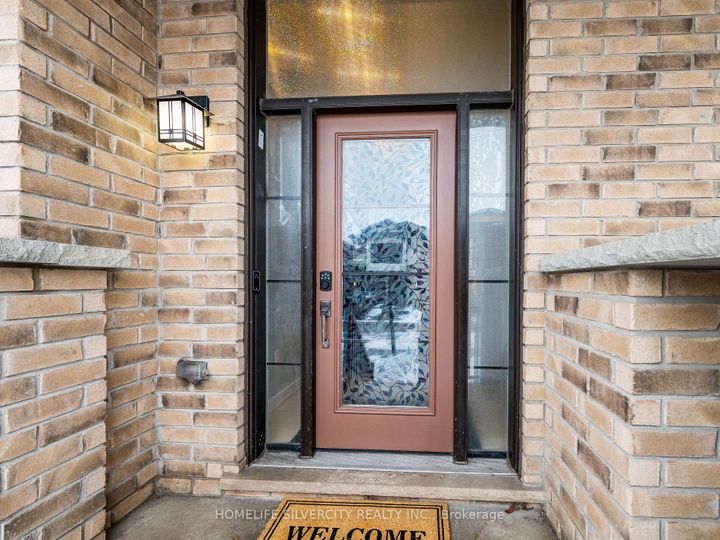 Photo 2 at 98 Crafter Crescent, Stoney Creek Mountain, Hamilton