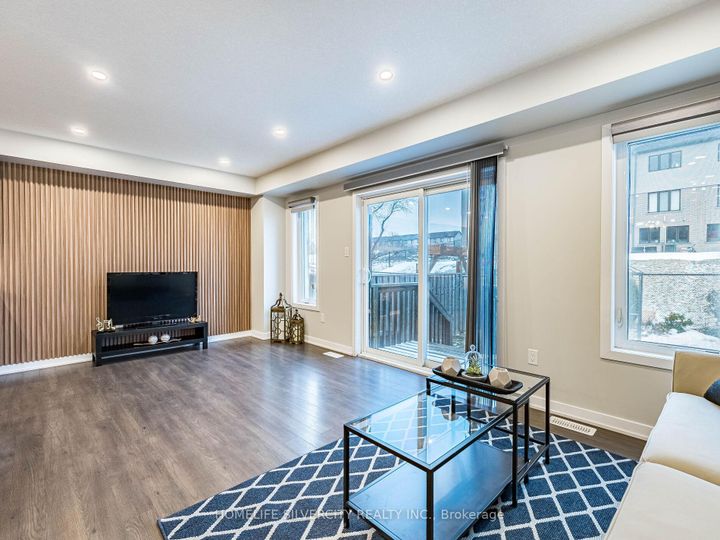 Photo 13 at 98 Crafter Crescent, Stoney Creek Mountain, Hamilton