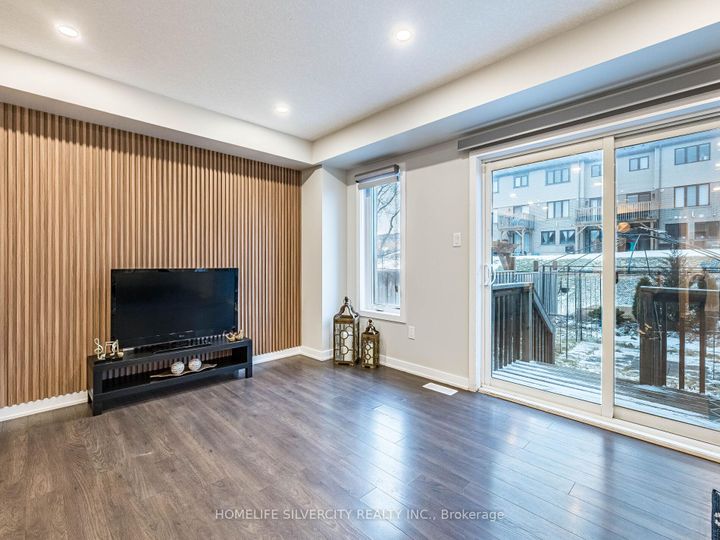 Photo 15 at 98 Crafter Crescent, Stoney Creek Mountain, Hamilton