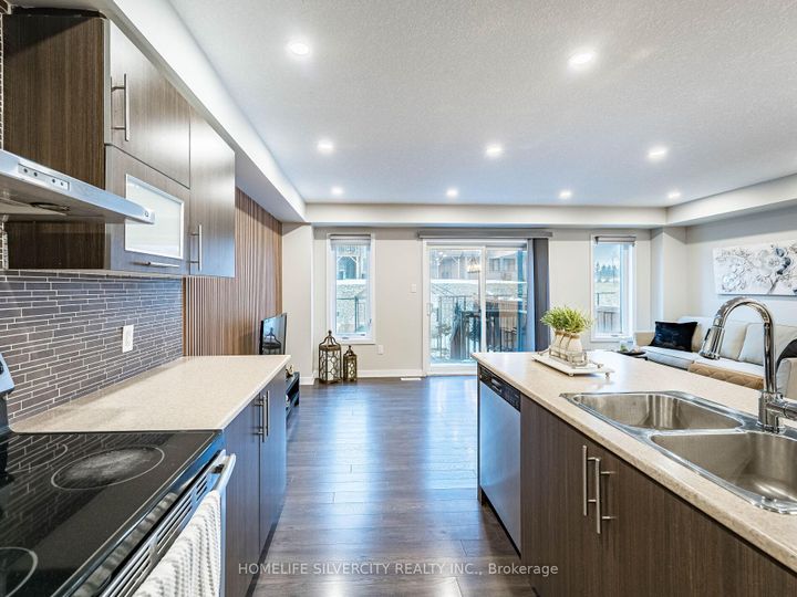 Photo 18 at 98 Crafter Crescent, Stoney Creek Mountain, Hamilton