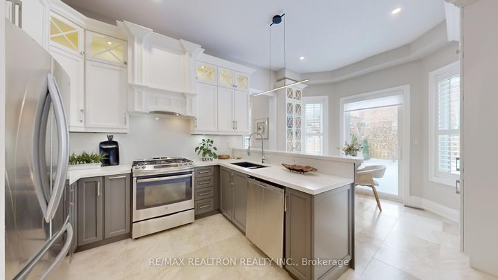 Photo 12 at 275 Sunset Beach Road, Oak Ridges Lake Wilcox, Richmond Hill