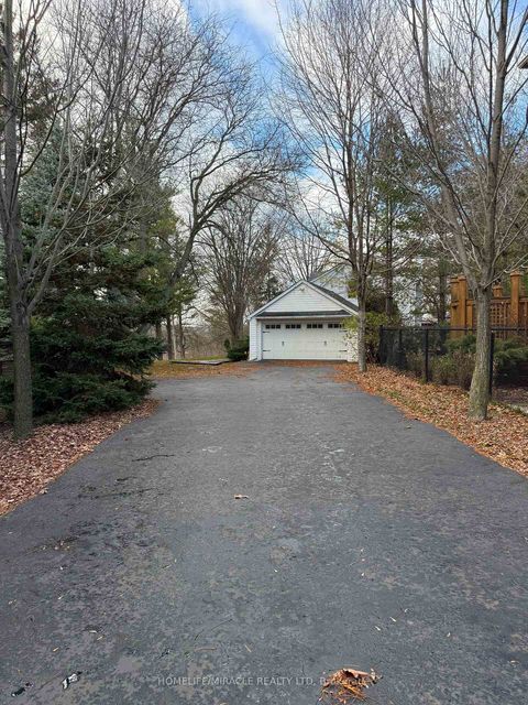 Photo 2 at 10 Yorkton Boulevard, Angus Glen, Markham