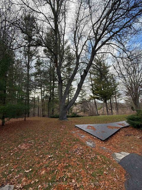 Photo 3 at 10 Yorkton Boulevard, Angus Glen, Markham