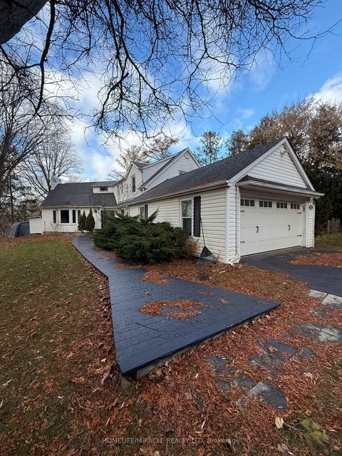 Photo 4 at 10 Yorkton Boulevard, Angus Glen, Markham