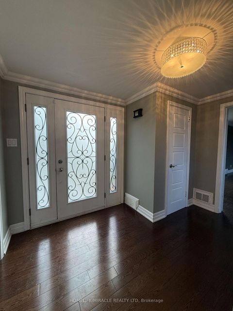 Photo 12 at 10 Yorkton Boulevard, Angus Glen, Markham