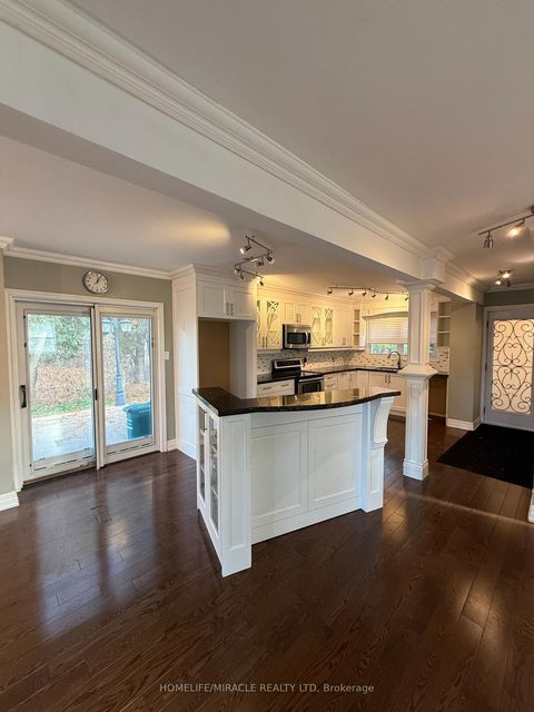 Photo 13 at 10 Yorkton Boulevard, Angus Glen, Markham