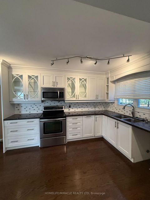 Photo 14 at 10 Yorkton Boulevard, Angus Glen, Markham