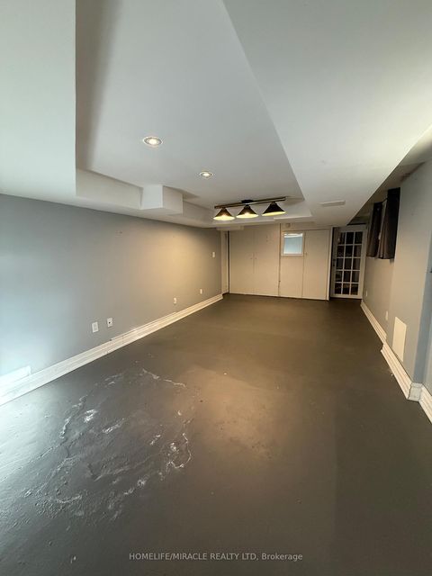 Photo 31 at 10 Yorkton Boulevard, Angus Glen, Markham