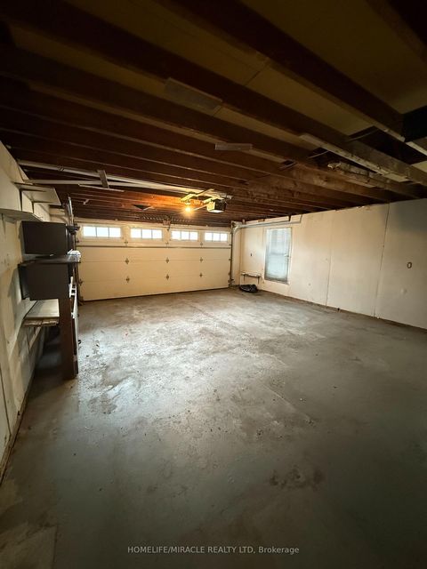 Photo 32 at 10 Yorkton Boulevard, Angus Glen, Markham