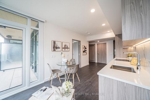 Photo 23 at 2315 - 1 Concord Cityplace Way, Waterfront Communities C1, Toronto