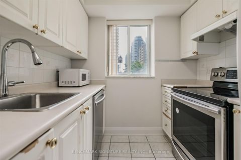 Photo 11 at 608 - 3 Pemberton Avenue, Newtonbrook East, Toronto