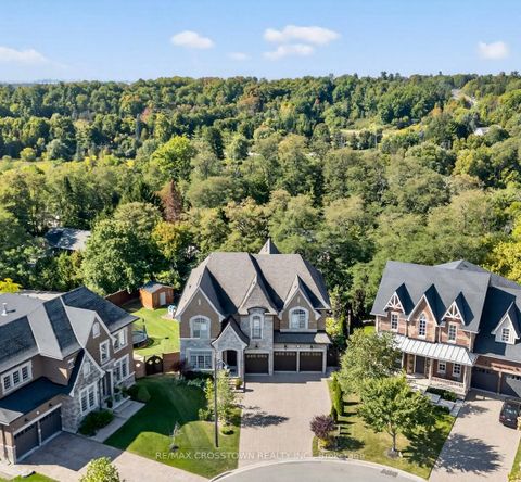 Photo 1 at 10 Annsleywood Court, Kleinburg, Vaughan