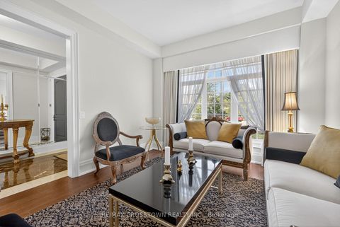 Photo 6 at 10 Annsleywood Court, Kleinburg, Vaughan