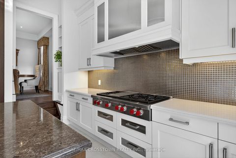 Photo 12 at 10 Annsleywood Court, Kleinburg, Vaughan