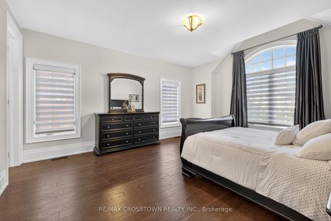 Photo 31 at 10 Annsleywood Court, Kleinburg, Vaughan