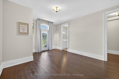 Photo 32 at 10 Annsleywood Court, Kleinburg, Vaughan