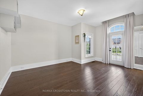 Photo 36 at 10 Annsleywood Court, Kleinburg, Vaughan