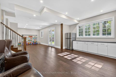 Photo 39 at 10 Annsleywood Court, Kleinburg, Vaughan